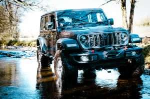 RED Winches Nomad on jeep